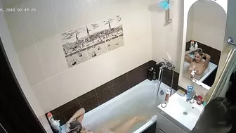 HD hidden cam caught sister preparing her hair and getting wet in the bathtub