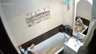 HD hidden cam caught sister preparing her hair and getting wet in the bathtub