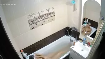HD hidden cam caught sister preparing her hair and getting wet in the bathtub