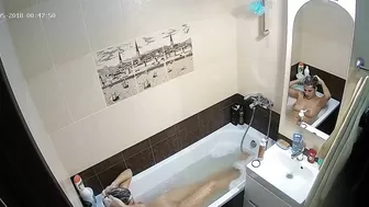 HD hidden cam caught sister preparing her hair and getting wet in the bathtub