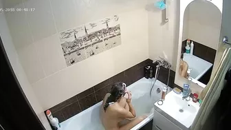 HD hidden cam caught sister preparing her hair and getting wet in the bathtub HD hidden cam caught sister preparing her hair and getting wet in the bathtub