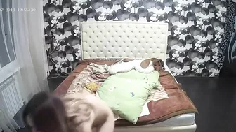 Pervert caught sister rubbing her clit while naked after the shower on the bed