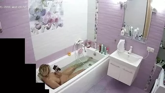 The blonde woman is just chilling in the tub looking for some caught sister porn The blonde woman is just chilling in the tub looking for some caught sister porn
