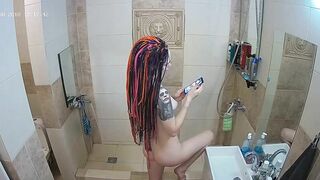 I caught sister while she is naked in the bathroom so I can see her tattoos