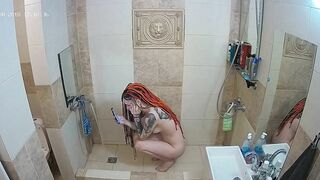 I caught sister while she is naked in the bathroom so I can see her tattoos