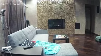 I caught sister coming naked after the shower and she continued being nude