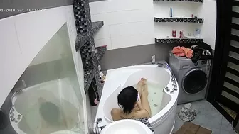 Caught sister relaxing in the small tub and thinks about maybe masturbating