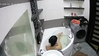 Caught sister relaxing in the small tub and thinks about maybe masturbating