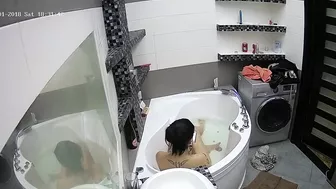 Caught sister relaxing in the small tub and thinks about maybe masturbating