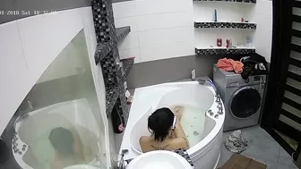 Caught sister relaxing in the small tub and thinks about maybe masturbating
