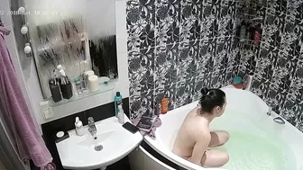 I caught sister while she was reading a book while naked in her bathtub