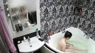 I caught sister while she was reading a book while naked in her bathtub