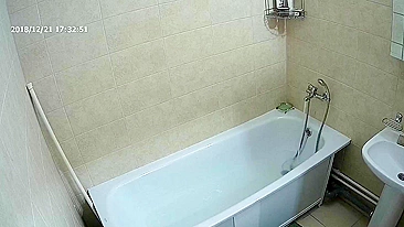 I put a hidden cam in the bathroom and I caught sister using the bathtub