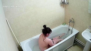 I put a hidden cam in the bathroom and I caught sister using the bathtub
