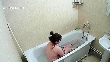 I put a hidden cam in the bathroom and I caught sister using the bathtub