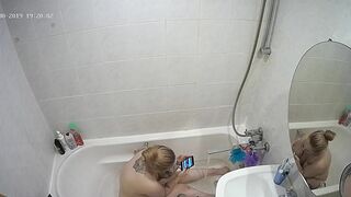 I caught sister making her thick figure clean while in the bath totally naked