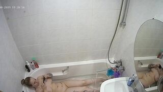 I caught sister making her thick figure clean while in the bath totally naked