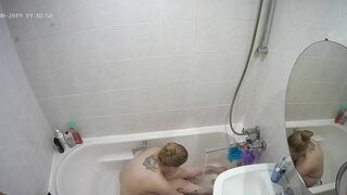 I caught sister making her thick figure clean while in the bath totally naked