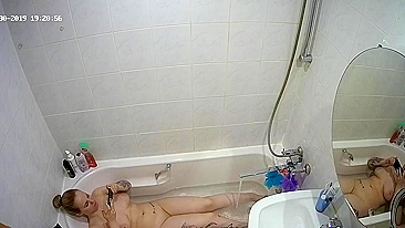 I caught sister making her thick figure clean while in the bath totally naked