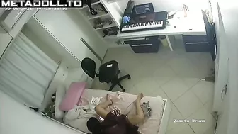 I caught sister playing with her pussy after she finished with the music playing