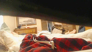 Mature blonde caught sister has no idea that she is filmed by the stepbrother