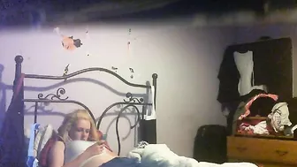 A blonde woman is chatting like a caught sister and starts teasing her twat