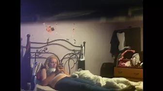 A blonde woman is chatting like a caught sister and starts teasing her twat