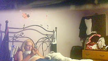 A blonde woman is chatting like a caught sister and starts teasing her twat