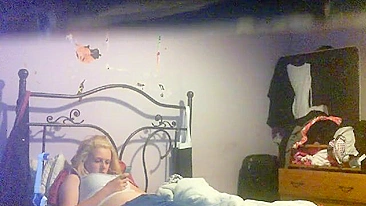 A blonde woman is chatting like a caught sister and starts teasing her twat