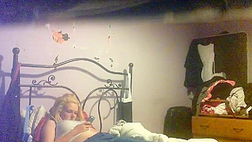 A blonde woman is chatting like a caught sister and starts teasing her twat