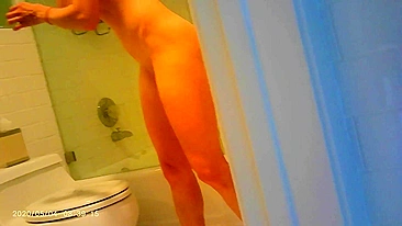 Caught sistershowering and dressing on the hidden cam in this XXX video action