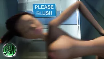 Girl like this is definitely a maneater and she does an amazing thing here