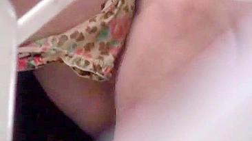 Uncensored - Sizzling Japanese hottie masturbating, secretly filmed by voyeur.