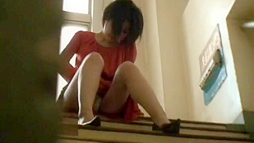 Kinky XXX Uncensored video of a naughty Japanese girl pleasuring herself with toys.