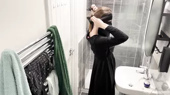 Spy cam in rental apartment caught a Muslim girl in hijab masturbating in the shower