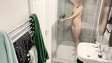 Spy cam in rental apartment caught a Muslim girl in hijab masturbating in the shower