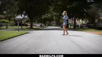 Stepmom Dana DeArmond involves teen stepdaughter Jennifer Jacobs into FFM threesome