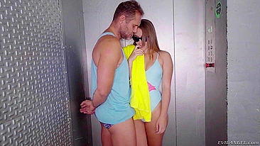 Spanish fucker Nacho Vidal and Zoe Doll enjoy sex before go to beach