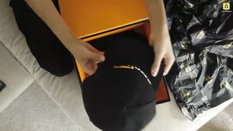 Unpack and enjoy our archive of 25K+ videos tailored for adults.