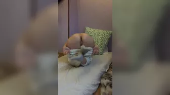 Sultry babe working out in revealing attire, showcasing her flawless derriere on social media.