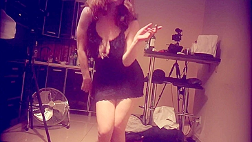 The ginger bitch danced in high heels after sex with her partner at a wild party.