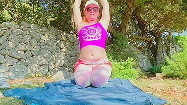 Outdoor yoga can be risky in public with cream pie riding and a redhead amateur milf.