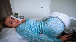 My horny mother awakens me with her naughtiest moves. #IncestPorn #XXX