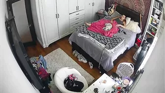 UK hottie showing her masturbation skillz in free online IP cam porn movie