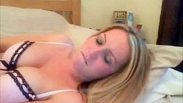 American daughter shows her sexy pussy in a free hidden cam movie in HD