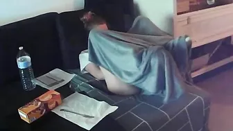 Spy cam girl is going to pet her pussy and her toes will curl up along the way