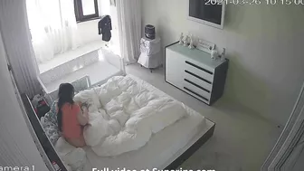 Mom featured in spy cam masturbation porn vid with REAL orgasms