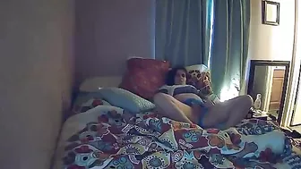 American masturbation session showing a true spy cam whore who pets her pussy