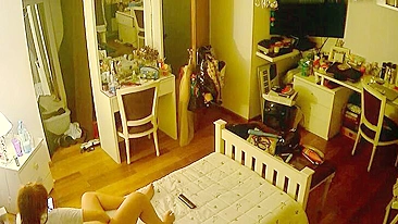 Stepsister inserting stuff into her greedy pussy in spy cam porn movie here