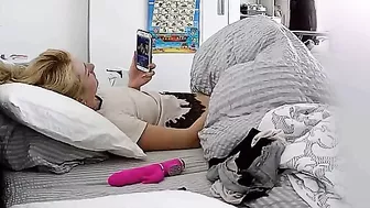 Hot stepdaughter matsurbates with toys in a free spy hidden cam porn clip